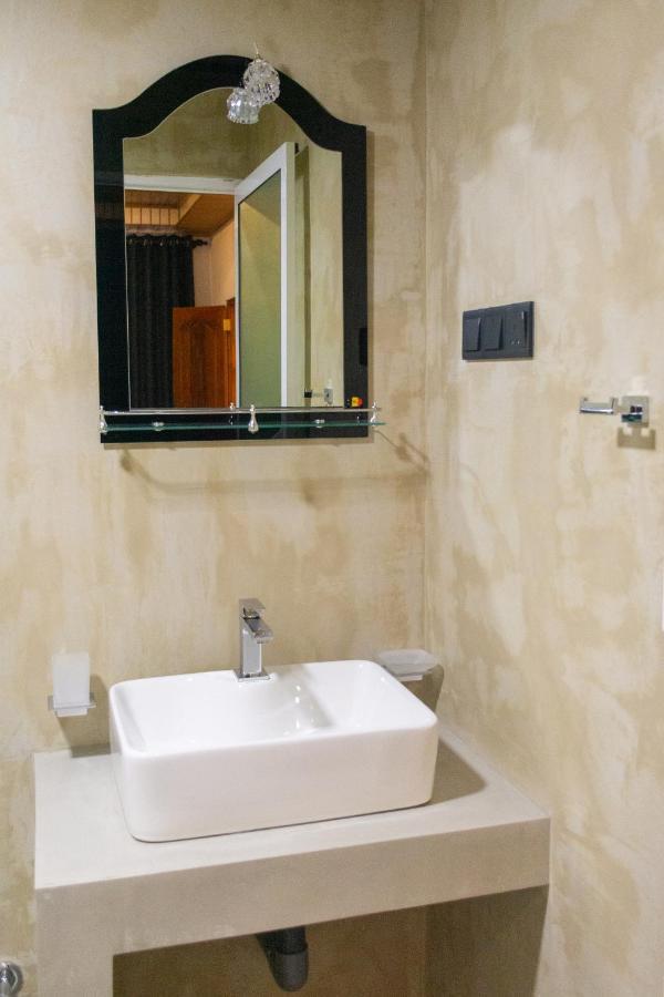 Western Sky Negombo Exterior photo